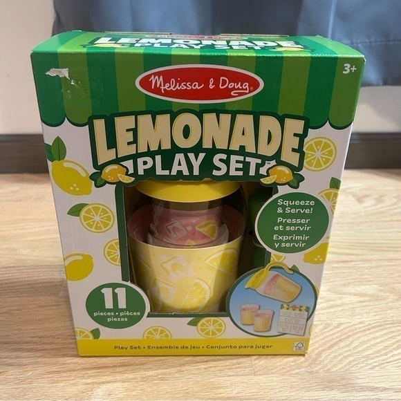 Melissa & Doug Lemonade Stand NEW Play Set 11 Pieces Squeeze & Serve - Picture 2 of 5